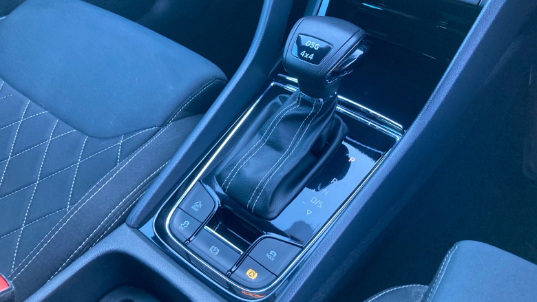 Skoda Karoq 1.5 TSI Sport Line 4x4 5dr DSG Petrol Estate